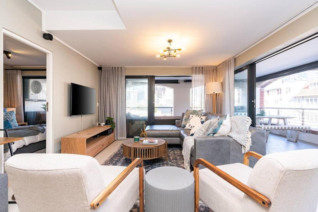 Modern Oasis In Appartement *